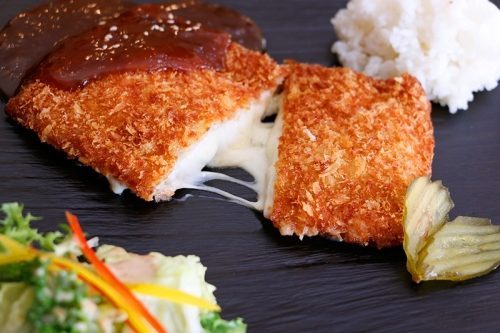 수제치즈돈까스 (SujeCheeseTonkatsu)