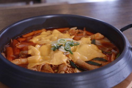 치즈라볶이 (Cheeserabokki)